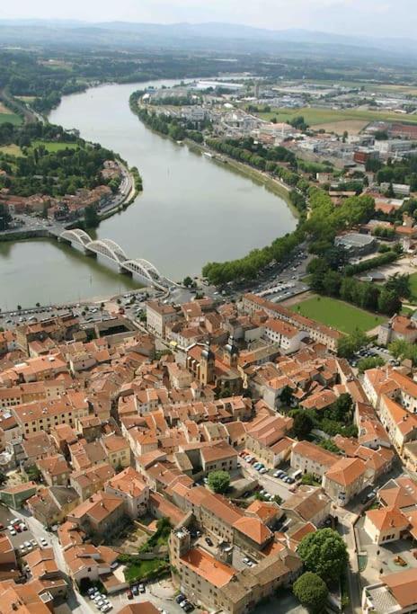 Charmant Appartement Au Coeur De Neuville - Lyon A 20Mn Buitenkant foto