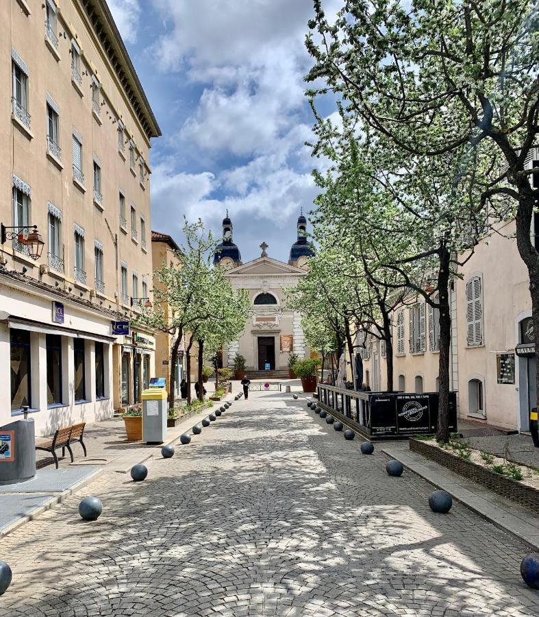 Charmant Appartement Au Coeur De Neuville - Lyon A 20Mn Buitenkant foto